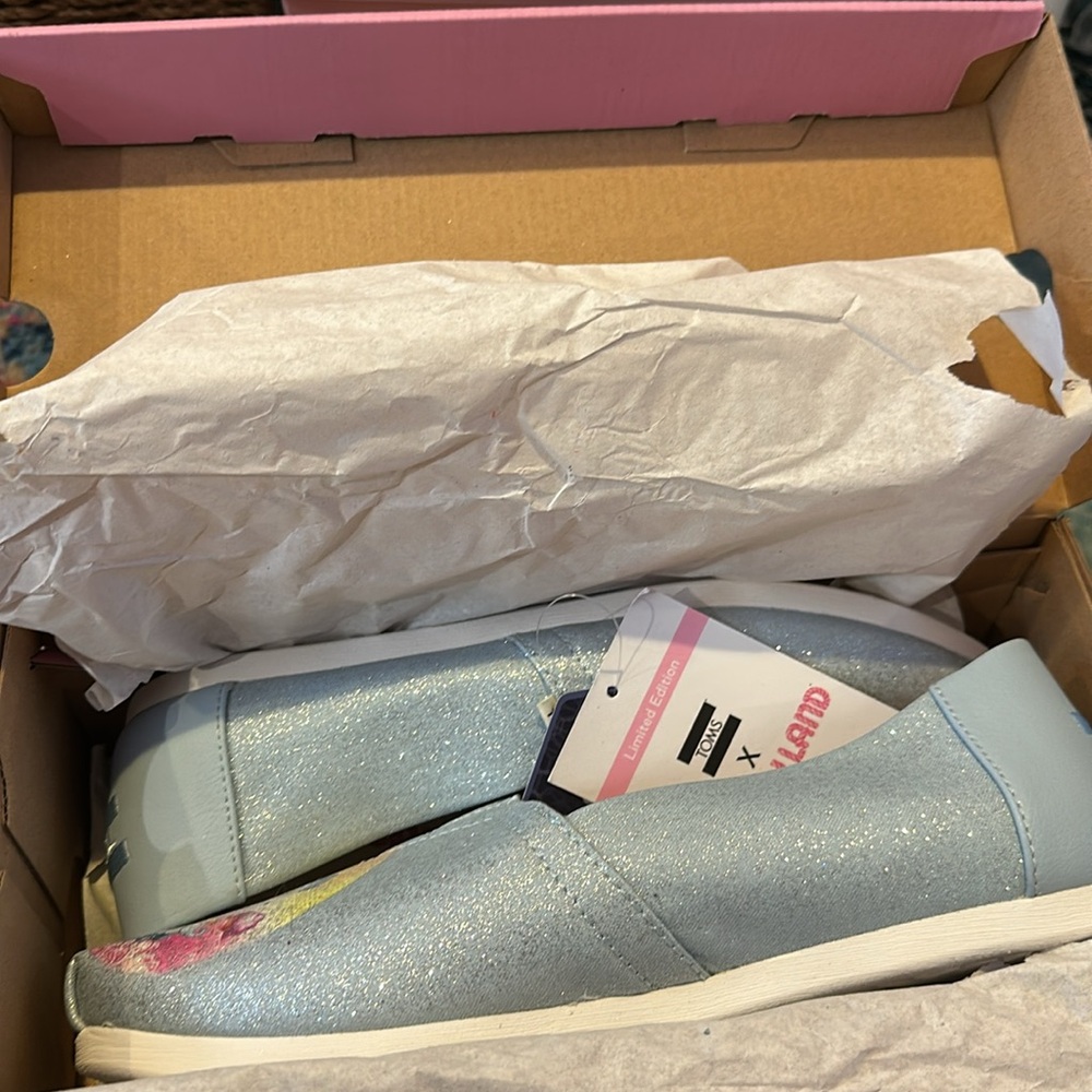 TOMS x CandyLand LIMITED EDITION Queen Frostine Glitter  Alpargata slides W8.5 - Picture 3 of 5